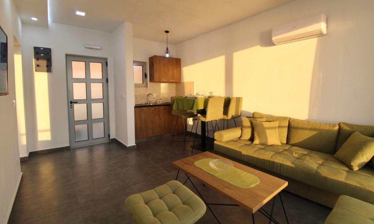 Apartments Komina 尤塔哈 外观 照片