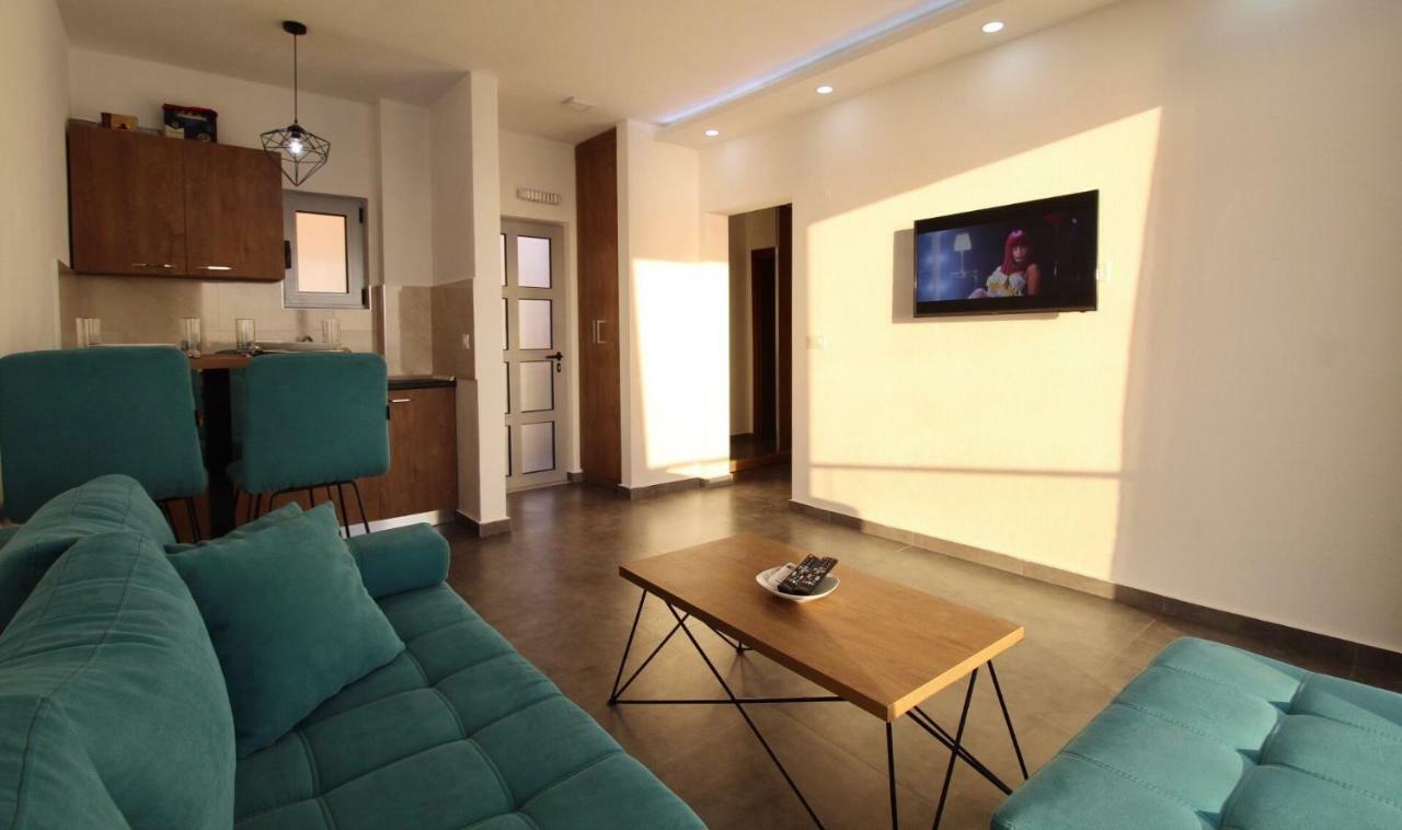 Apartments Komina 尤塔哈 外观 照片